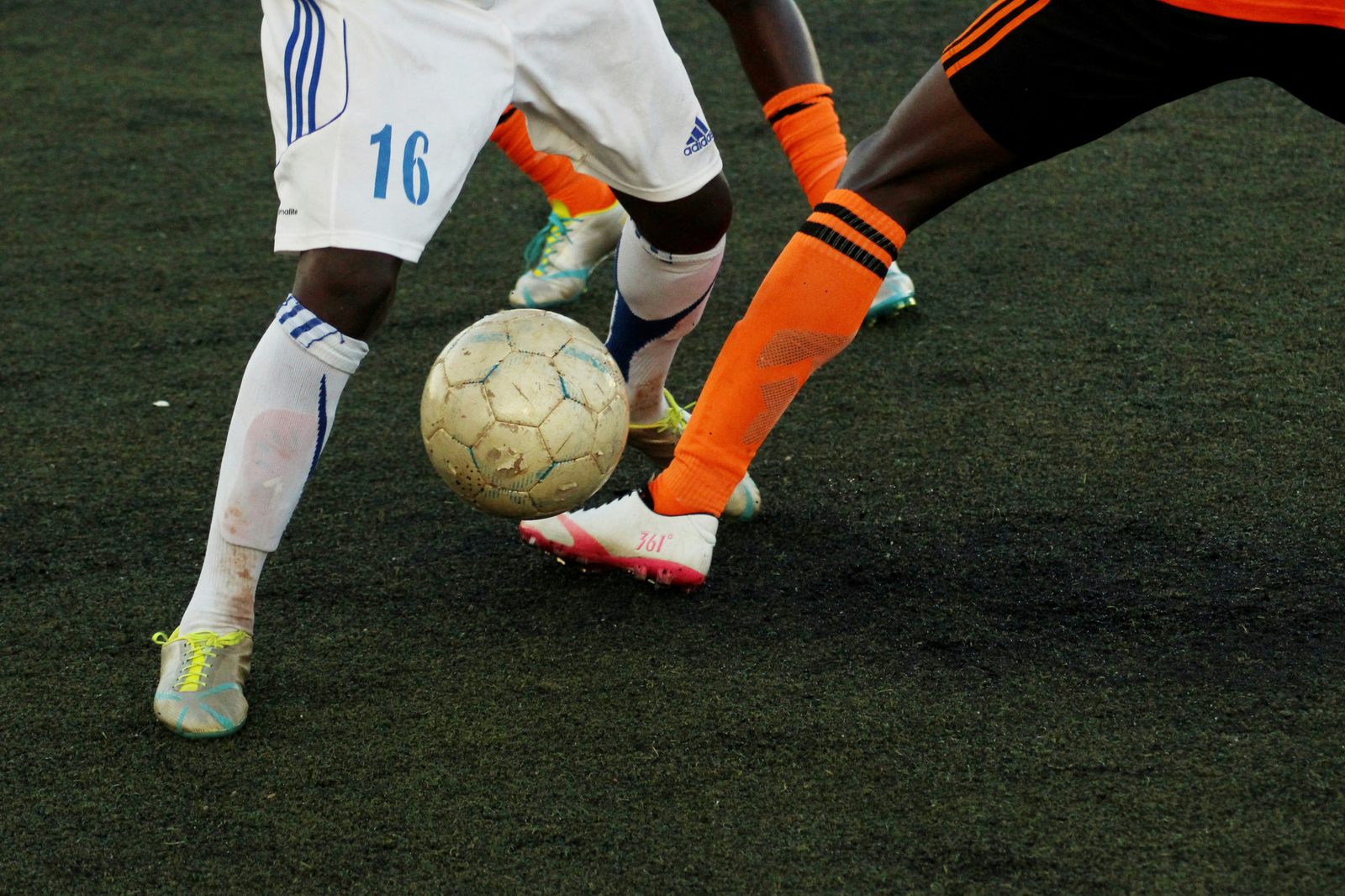 乐动足球 · 体育栏目服务配图（示意）